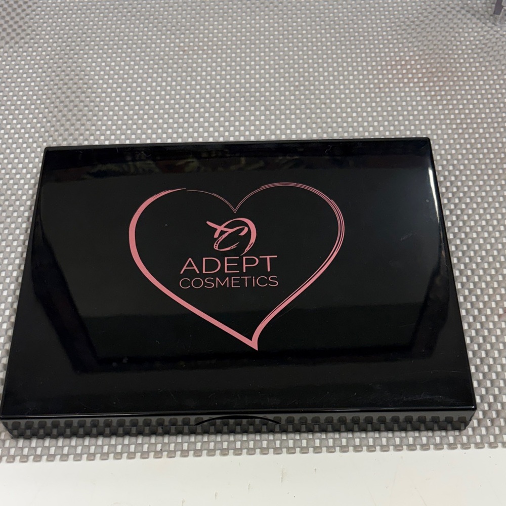 Adept  Cosmetics Large Magnetic Palette with Free Eyeshadows